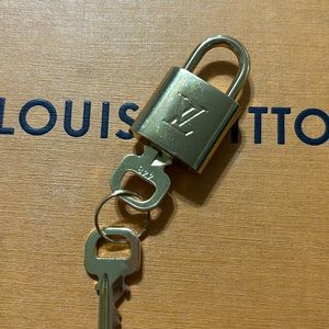 Reserved Louis Vuitton lock and keys